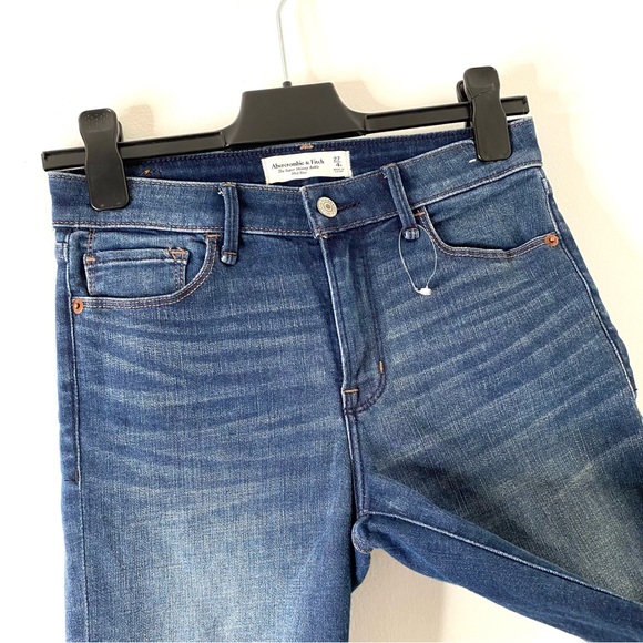 Abercrombie & Fitch The Super Skinny Ankle Mid Rise Jeans NWOT - Picture 3 of 8